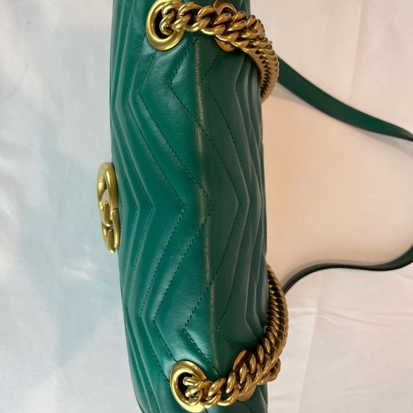 Green Gucci Small GG Marmont Matelasse Shoulder Bag - Picture 5 of 17